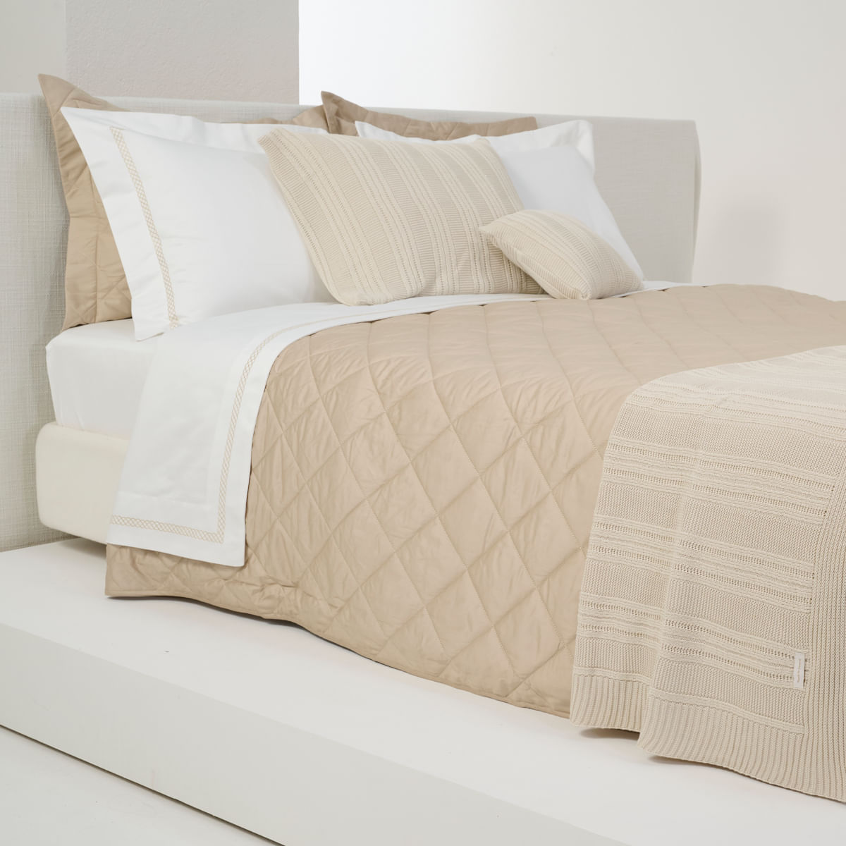 10 01 0556 COLCHA SUBLIME Q Bege 002